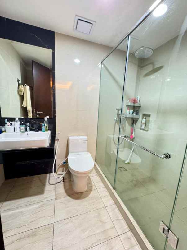 jual cepat apartemen the kensington royal suites