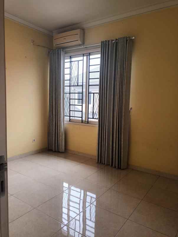 jual rumah 2 lantai terawat siap huni di alam sutera