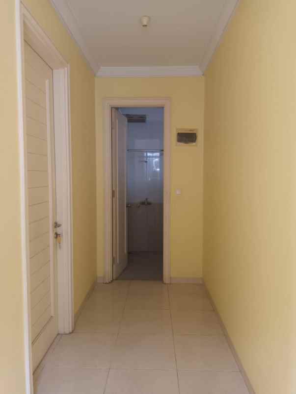 jual rumah 2 lantai terawat siap huni di alam sutera