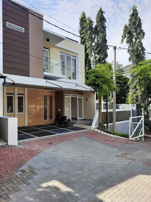 jual rumah baru bagus siap huni di gegerkalong bandung