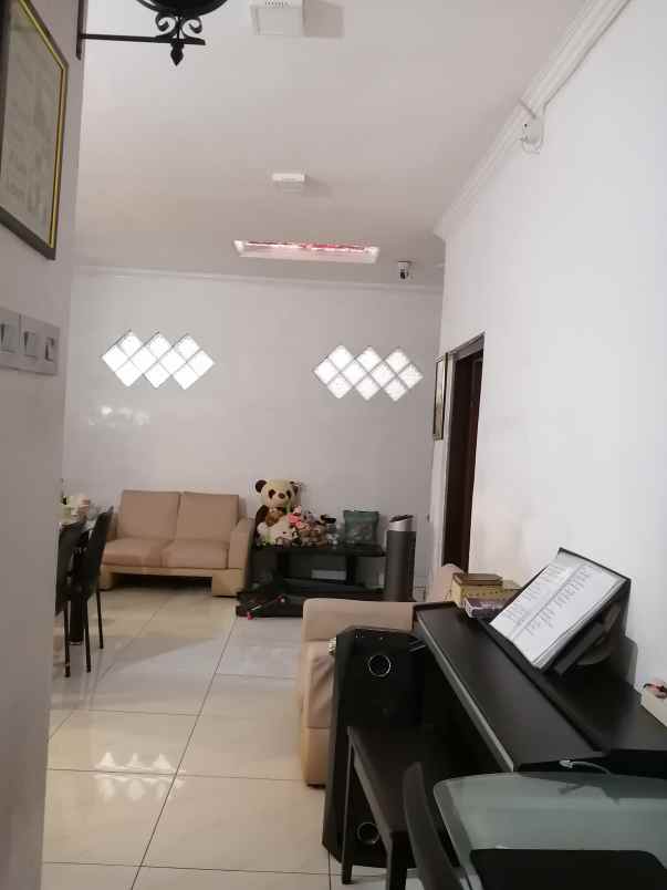 jual rumah di kota bandung strategis sayap pasteur