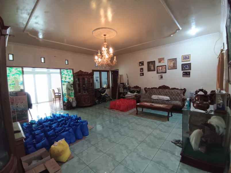 jual rumah dibawah harga pasar halaman luas