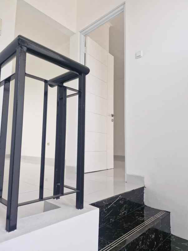 jual rumah kota wisata