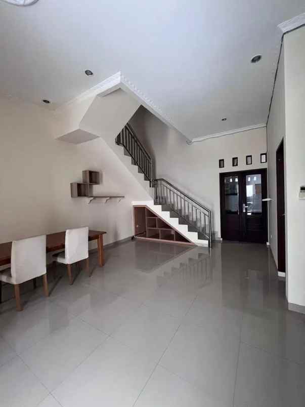 jual rumah luas dalam cluster cirendeu ciputat