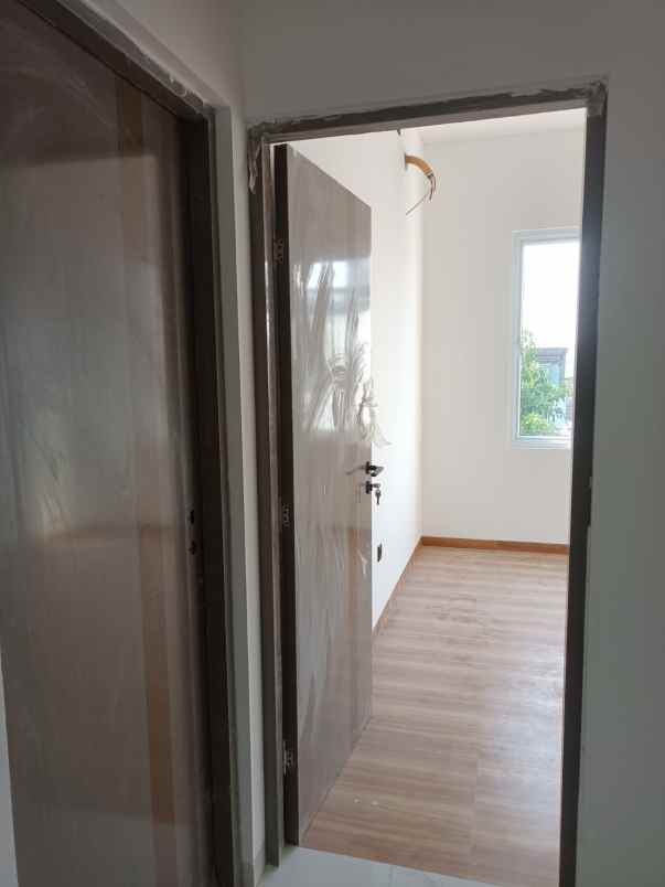 jual rumah selesai renov kalideres