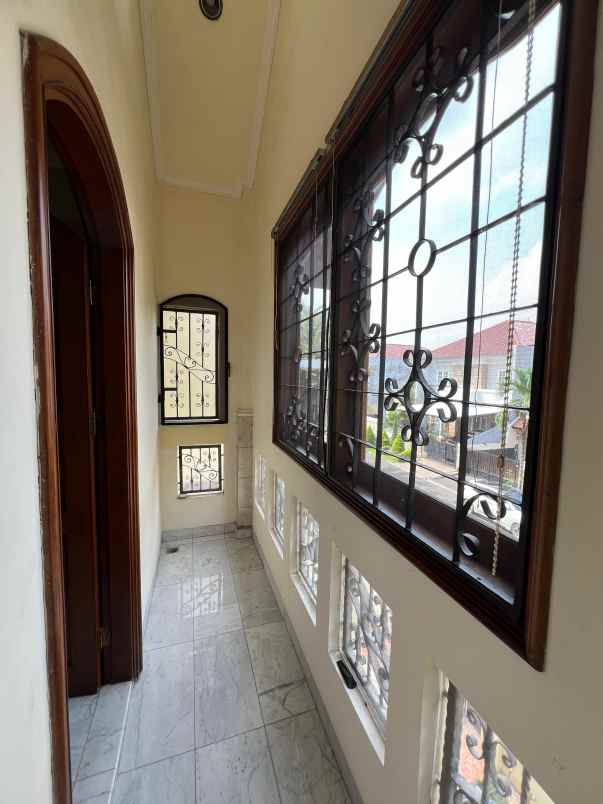 jual rumah taman surya jak bar