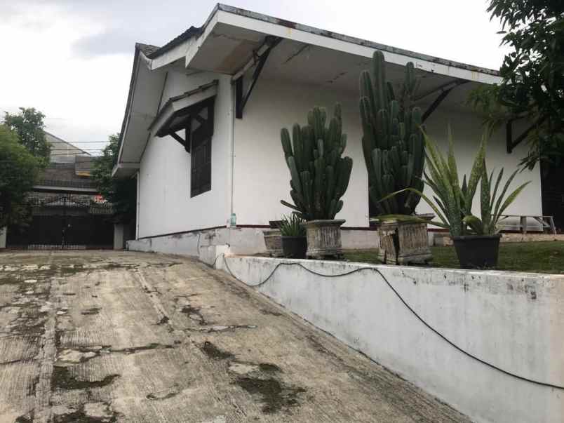 jual rumah tanah luas di raya panggung bekasi