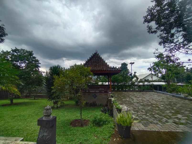 jual villa bagus dan sejuk di daerah desa ciadeg bogor