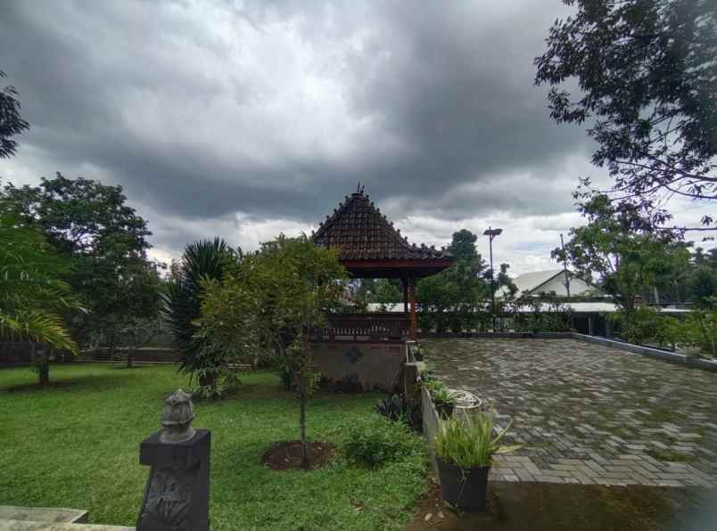 jual villa bagus dan sejuk di daerah desa ciadeg bogor