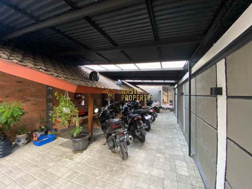 kost 2 lantai fully furnish dekat kampus uii