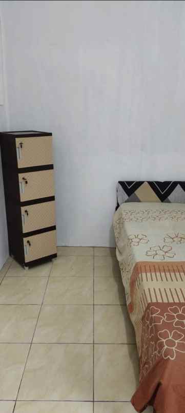 kost wanita free wife