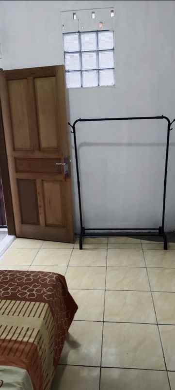 kost wanita free wife