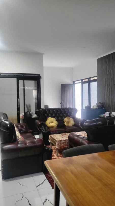 mewah rumah hook 2 lantai dekat pemkab bandung soreang