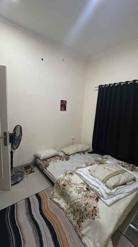 over kredit 100jt rumah 2 lantai dekat gdc depok