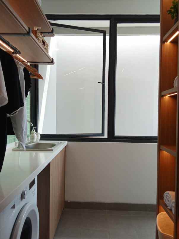 promo rumah mewah 3 lantai di cilandak jakarta selatan