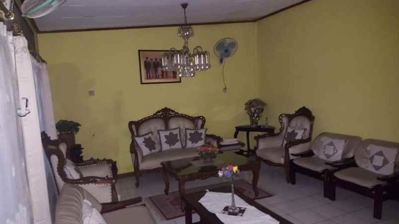 rare listing dijual rumah strategis di kawasan bisnis