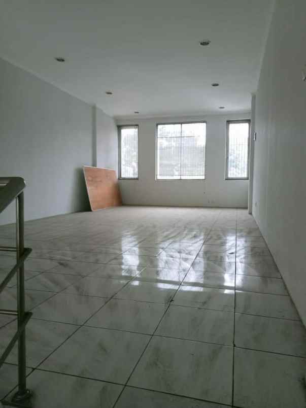 ruko 3 lantai istimewa depan rshs kota bandung