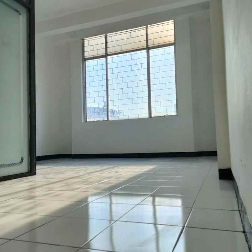 ruko klampis dekat araya manyar rungkut merr dnd