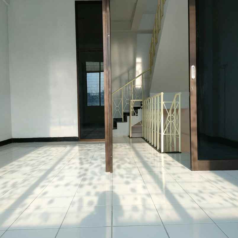 ruko klampis dekat araya manyar rungkut merr dnd