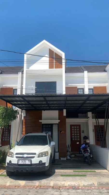rumah 2 lantai dalam perumahan di potorono banguntapan