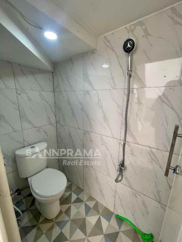 rumah 2 lantai dekat bsd city dekat ke tol dan stasiun