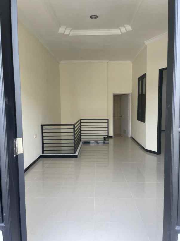 rumah 2 lantai pakuwon city puri asri nego