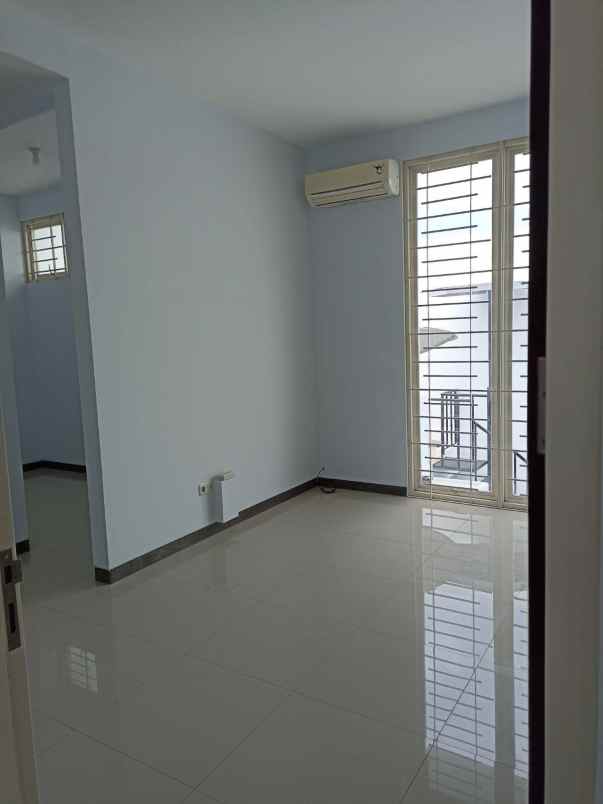 rumah 2 lantai puri galaxy surabaya timur nego