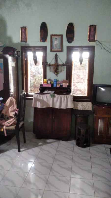 rumah 2 lantai siap huni tanpa renovasi