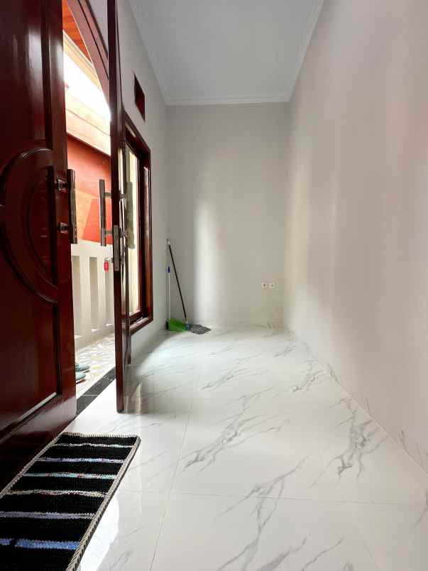 rumah 2 lt shm pasar minggu jakarta selatan