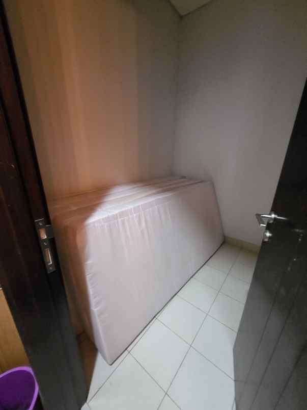 rumah 3 lantai di regent town bsd city