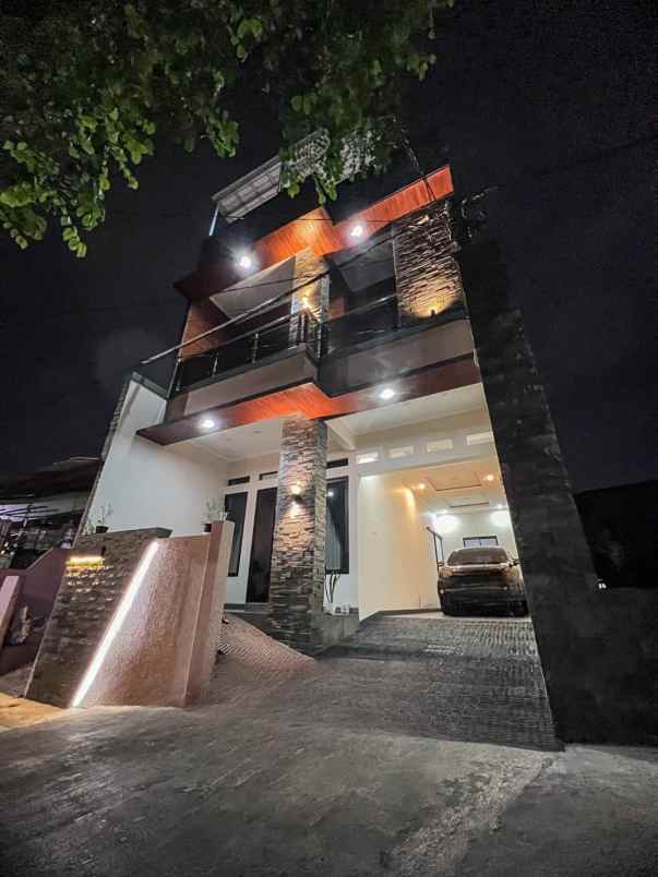 rumah 3 lantai non komplek di ciledug tangerang