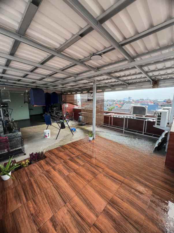 rumah 3 lantai non komplek di ciledug tangerang