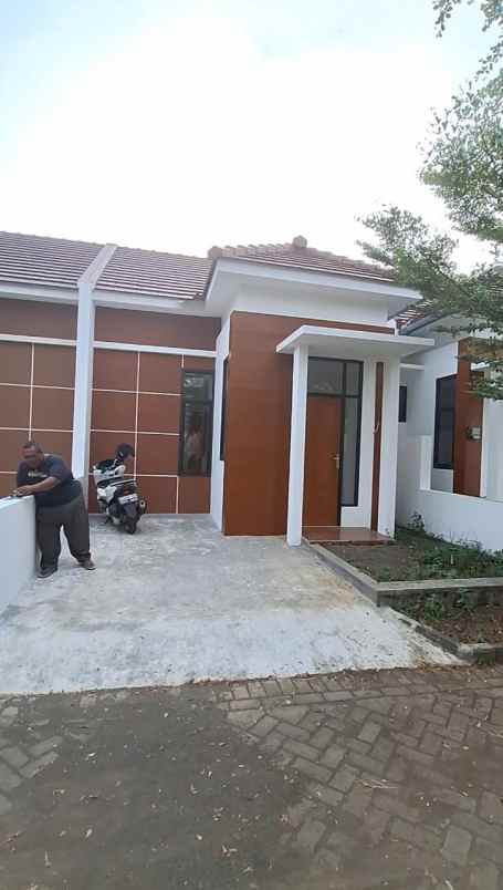 rumah 395 jutaan lokasi dekat pasar pakis