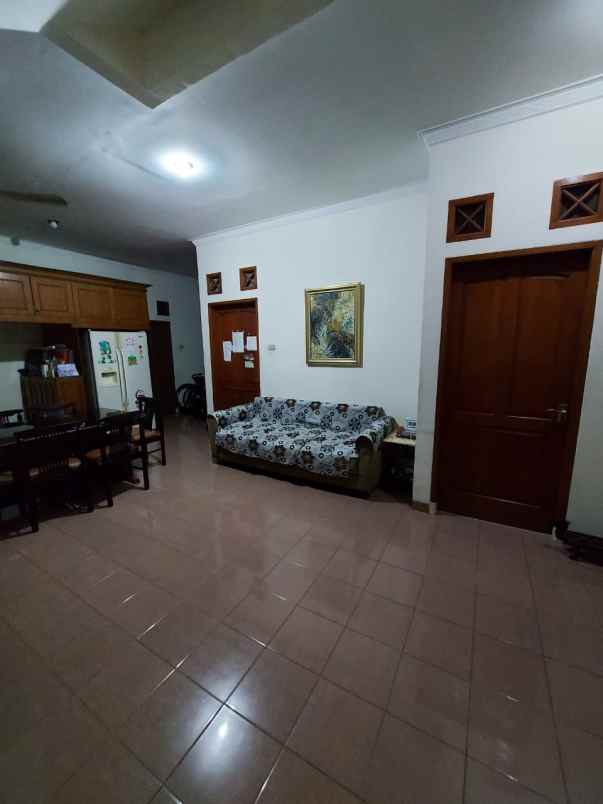 rumah akses 2 mobilea bukit duri 2 km ke stasiun tebet