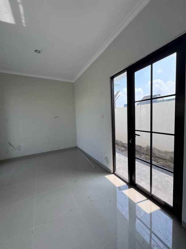 rumah american style lokasi perumahan sukun