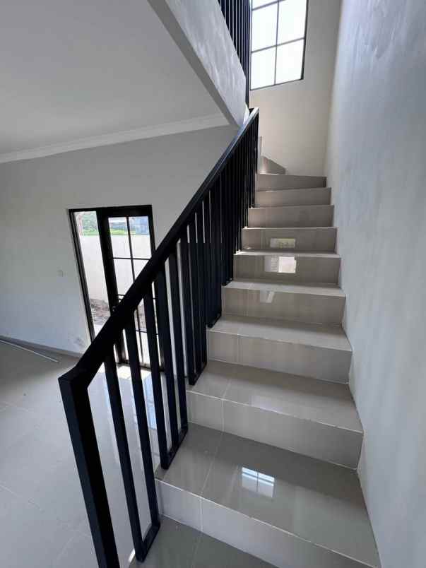 rumah american style lokasi perumahan sukun