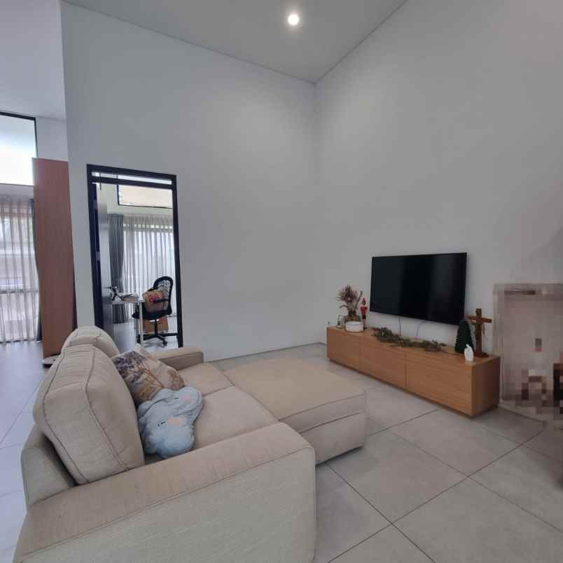 rumah apik dan homie di kota baru parahyangan