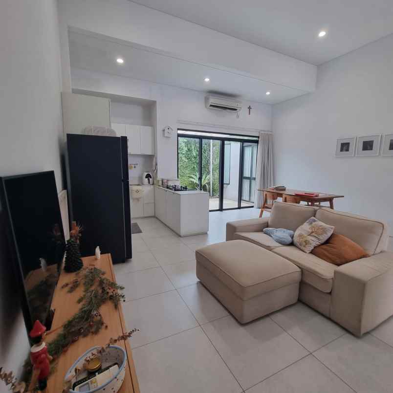 rumah apik dan homie di kota baru parahyangan