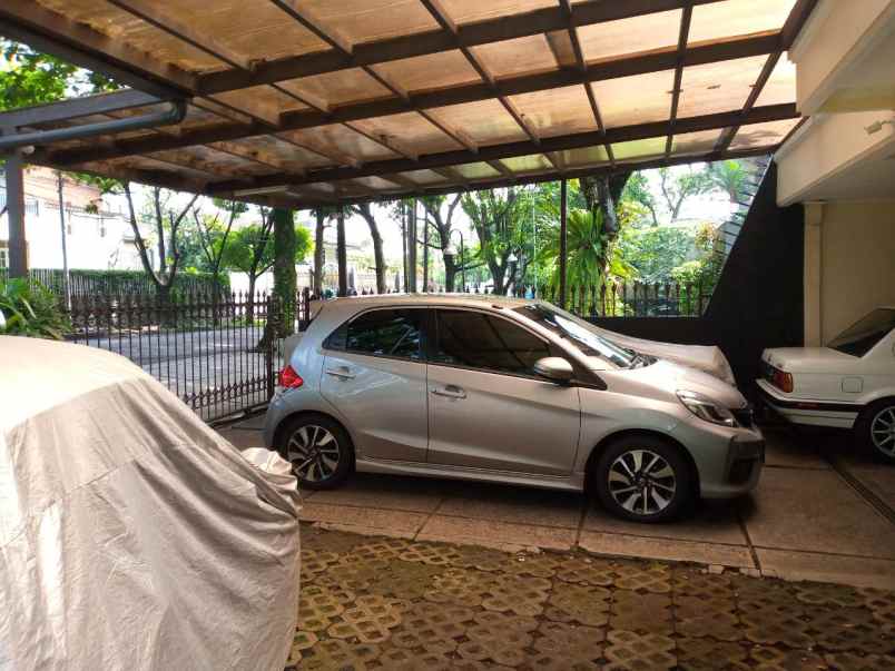 rumah bagus untuk kantor cafe dan kosan di bandung