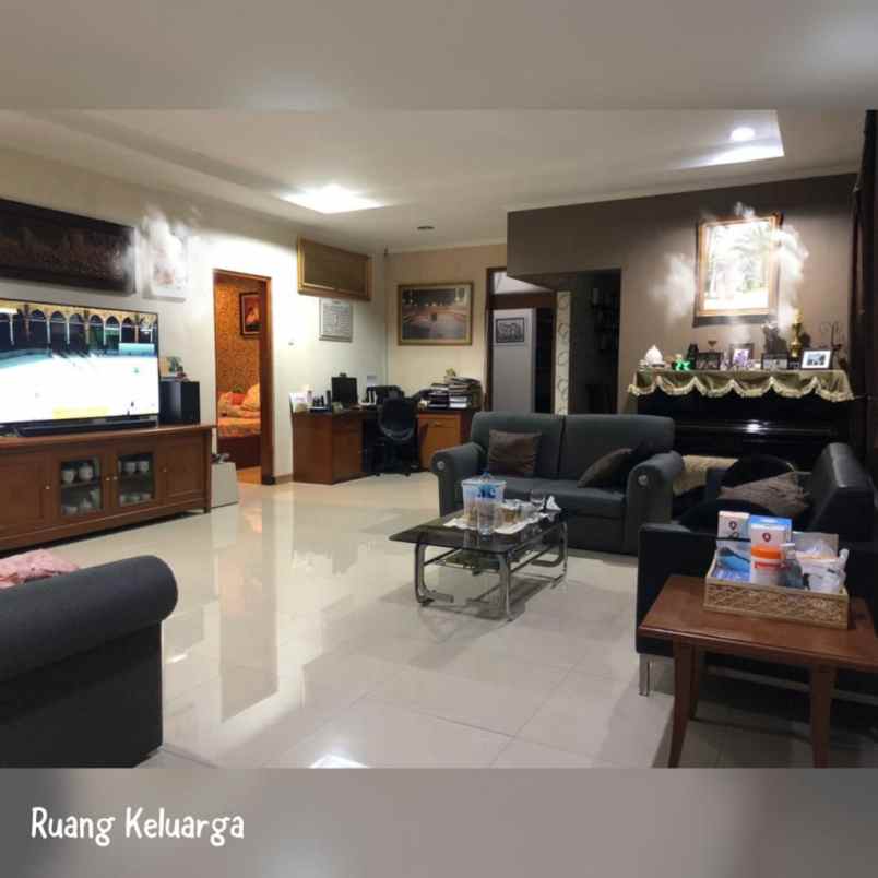 rumah bagus untuk kantor cafe dan kosan di bandung