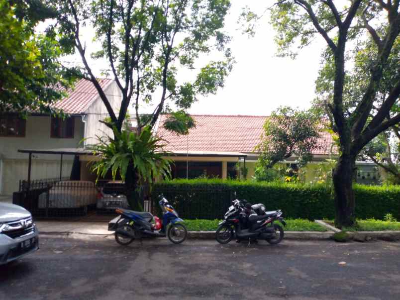 rumah bagus untuk kantor cafe dan kosan di bandung