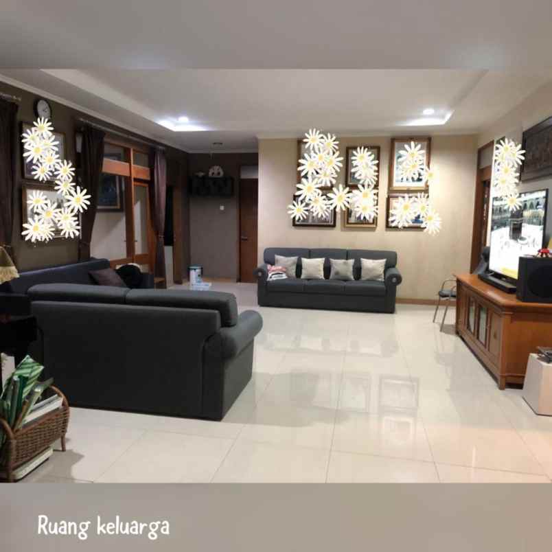 rumah bagus untuk kantor cafe dan kosan di bandung