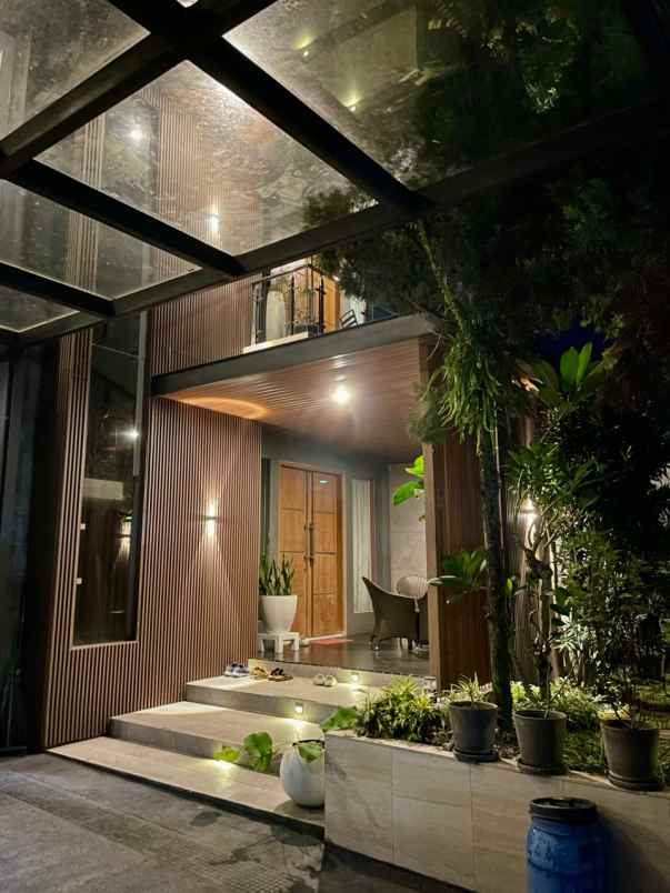 rumah banyumanik dengan private pool