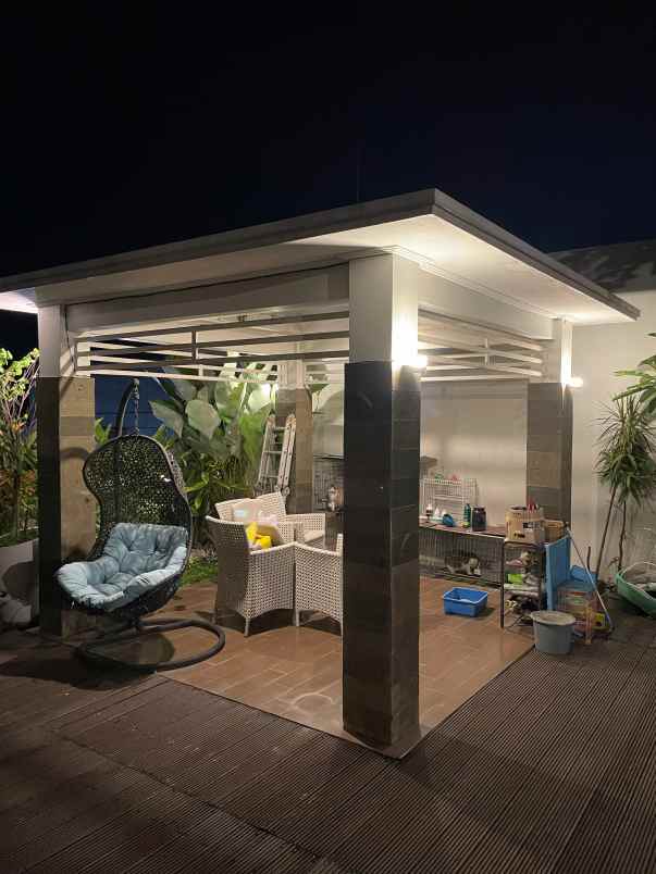 rumah banyumanik dengan private pool