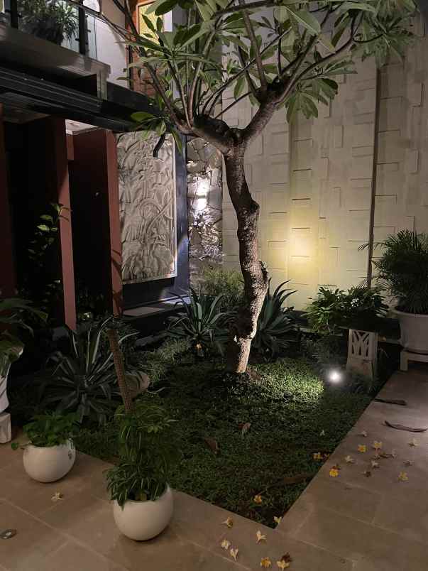 rumah banyumanik dengan private pool