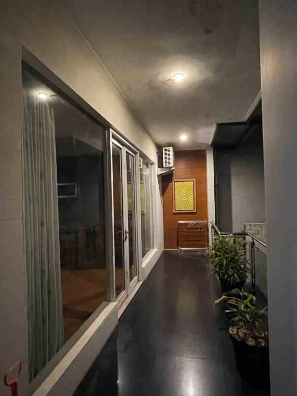 rumah banyumanik dengan private pool