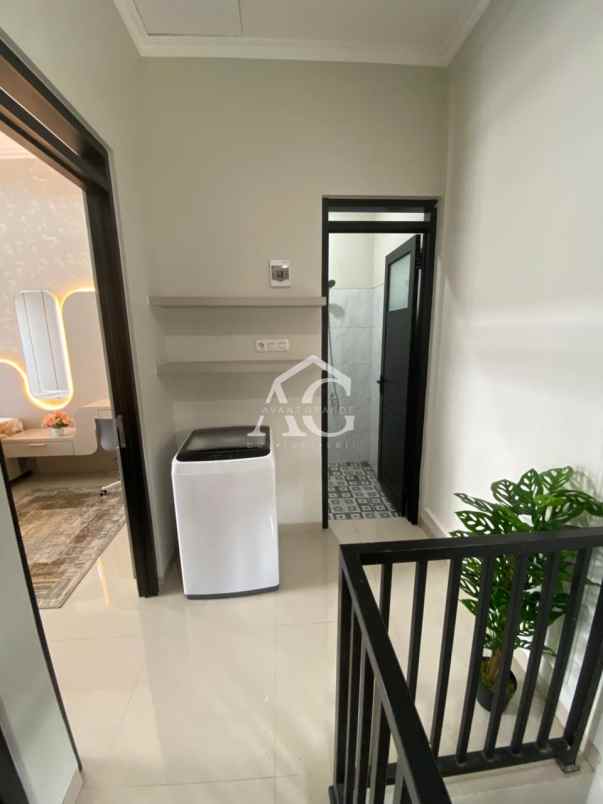 rumah baru 2 lantai di cemorokandang malang