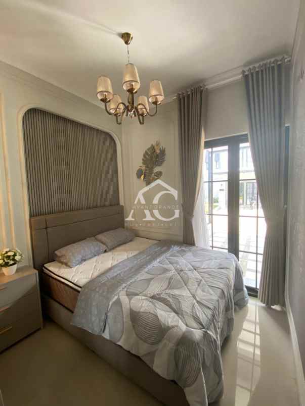 rumah baru 2 lantai di cemorokandang malang