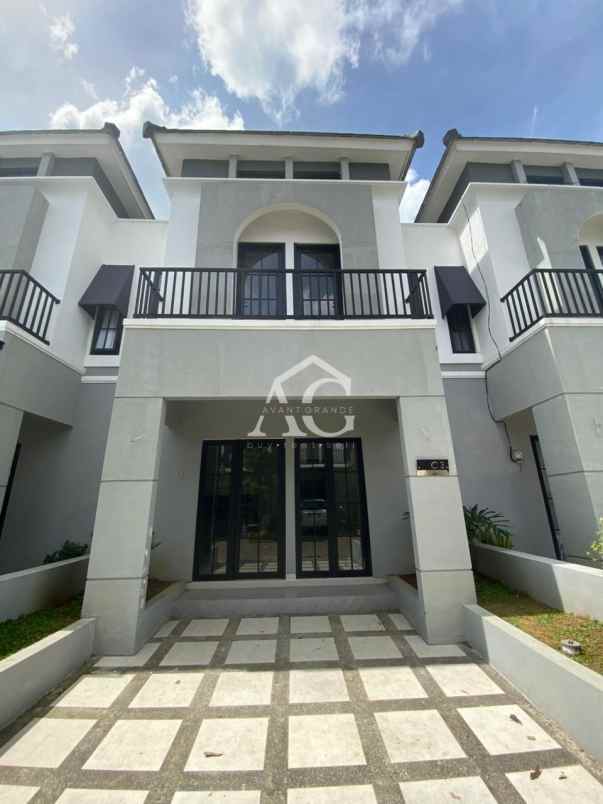 rumah baru 2 lantai di cemorokandang malang