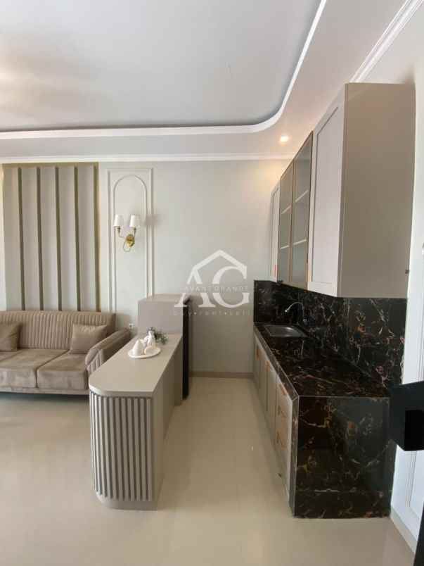 rumah baru 2 lantai di cemorokandang malang